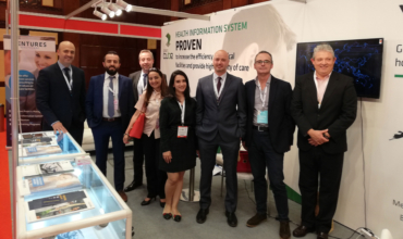 Luis Barcia, CEO, y Miguel Ortiz, CIO de TICH Consulting, junto al equipo de Ventures en Arab Health 2019